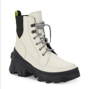 - SOREL BREX WATERPROOF CHUNKY LACE- UP White Boot boots Size: 8.5